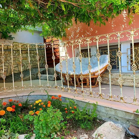 Fabula Bed & Breakfast