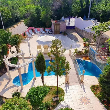 Fabula Bed & Breakfast